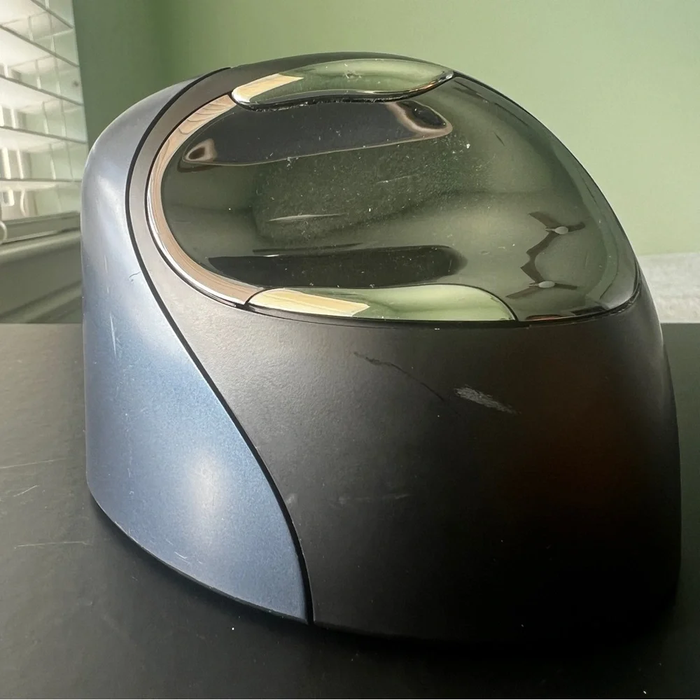 Evoluent VM4SW VerticalMouse 2 Right Hand Ergonomic Mouse with Wireless Connect